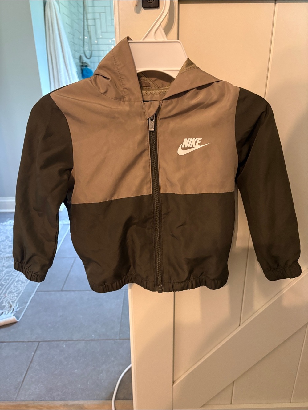 Nike Kids Two-Tone Hooded Windbreaker Jacket in Olive and Khaki